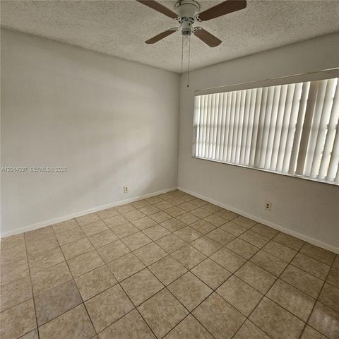 3070 NW 48th Ter 104, Lauderdale Lakes, FL 33313