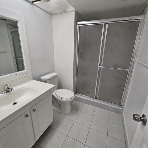 3070 NW 48th Ter 104, Lauderdale Lakes, FL 33313