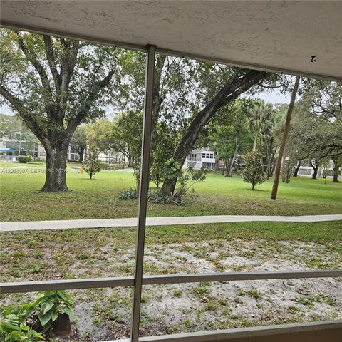 3070 NW 48th Ter 104, Lauderdale Lakes, FL 33313