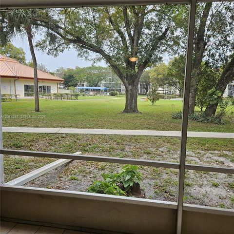 3070 NW 48th Ter 104, Lauderdale Lakes, FL 33313