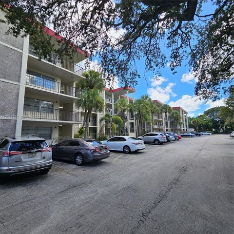3070 NW 48th Ter 104, Lauderdale Lakes, FL 33313