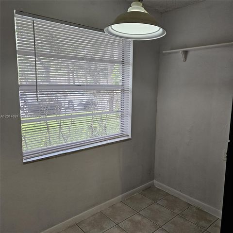 3070 NW 48th Ter 104, Lauderdale Lakes, FL 33313
