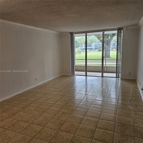 3070 NW 48th Ter 104, Lauderdale Lakes, FL 33313