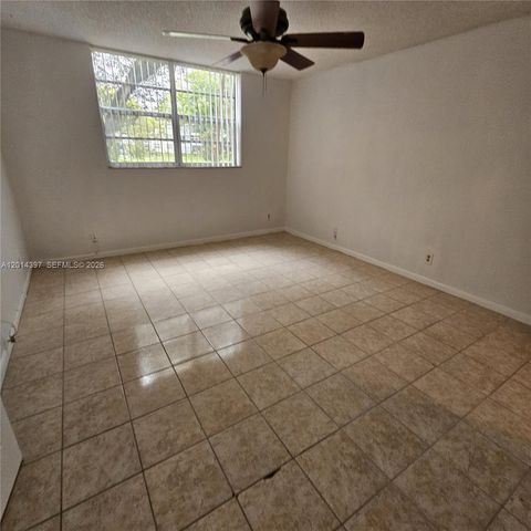 3070 NW 48th Ter 104, Lauderdale Lakes, FL 33313