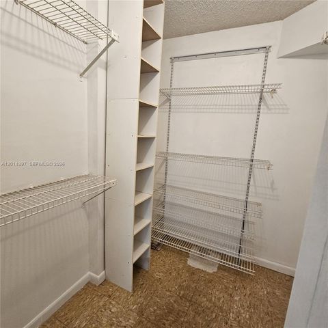 3070 NW 48th Ter 104, Lauderdale Lakes, FL 33313