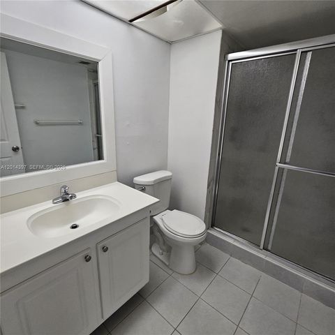 3070 NW 48th Ter 104, Lauderdale Lakes, FL 33313