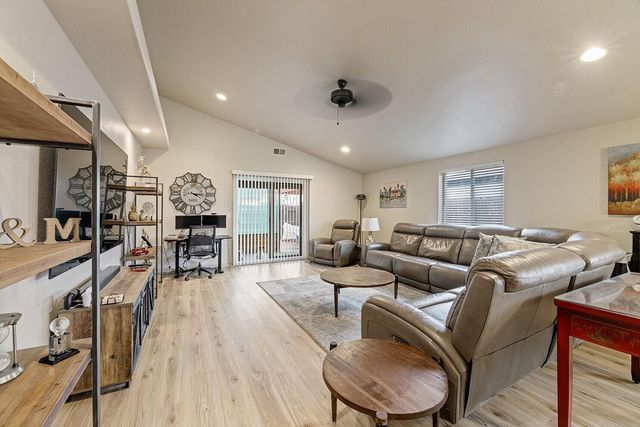 3443 Agate Meadows, White City, OR 97503