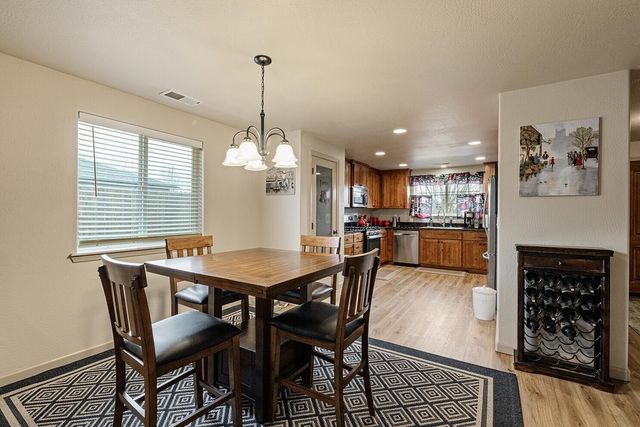 3443 Agate Meadows, White City, OR 97503