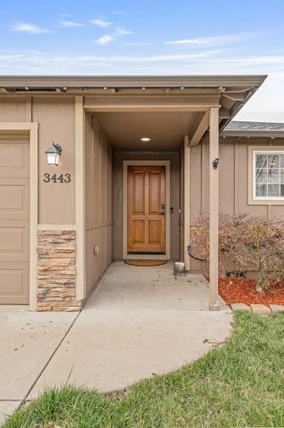 3443 Agate Meadows, White City, OR 97503