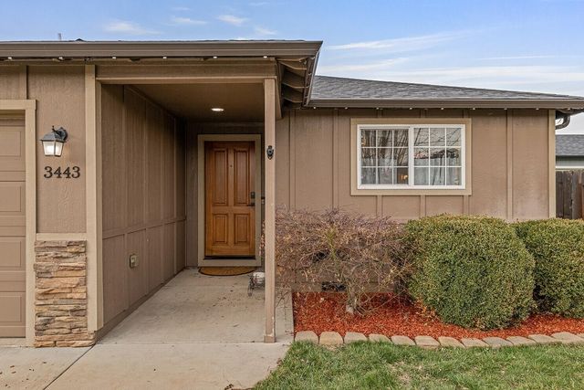 3443 Agate Meadows, White City, OR 97503