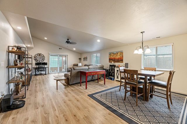 3443 Agate Meadows, White City, OR 97503