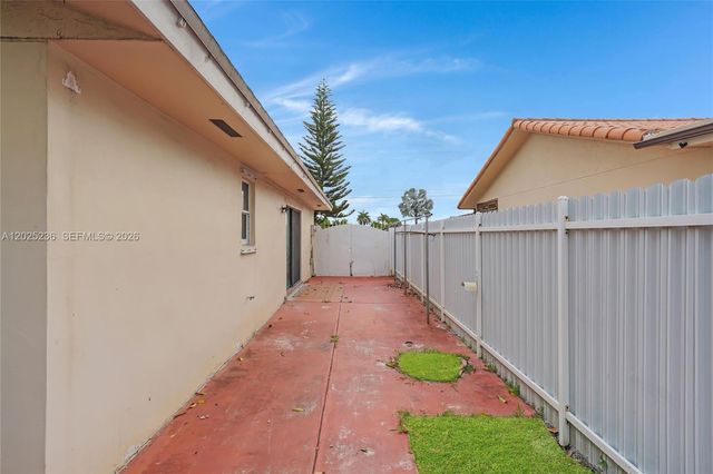 1201 SW 142nd Ave, Miami, FL 33184