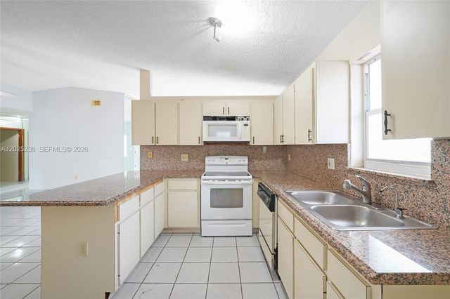 1201 SW 142nd Ave, Miami, FL 33184