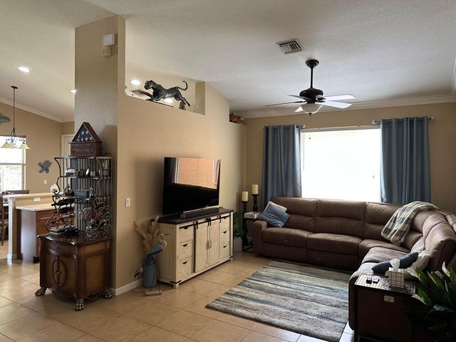 4886 SE Askew Avenue, Stuart, FL 34997