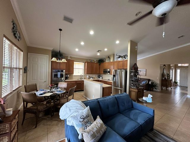 4886 SE Askew Avenue, Stuart, FL 34997