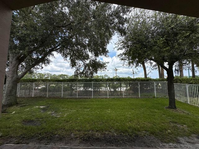 4886 SE Askew Avenue, Stuart, FL 34997
