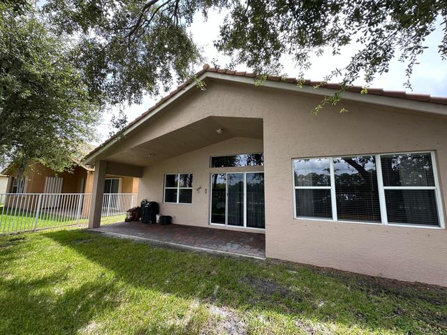4886 SE Askew Avenue, Stuart, FL 34997