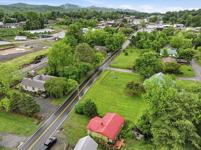 231 Ada Street, Blue Ridge, GA 30513