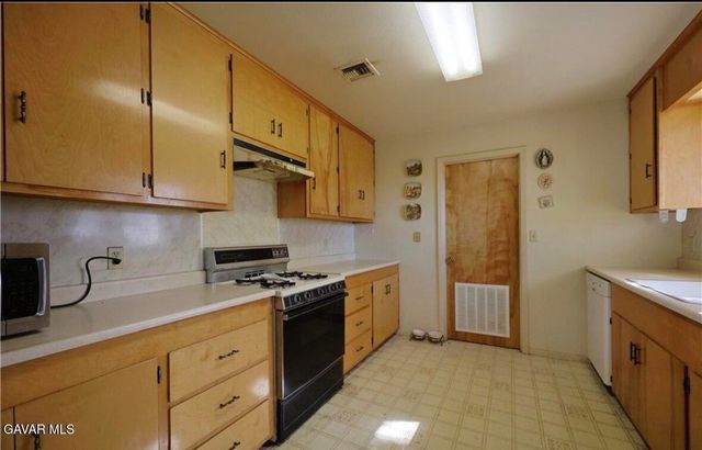 7540 W Avenue A, Lancaster, CA 93536
