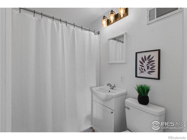 2511 W 9th Street, Greeley, CO 80634