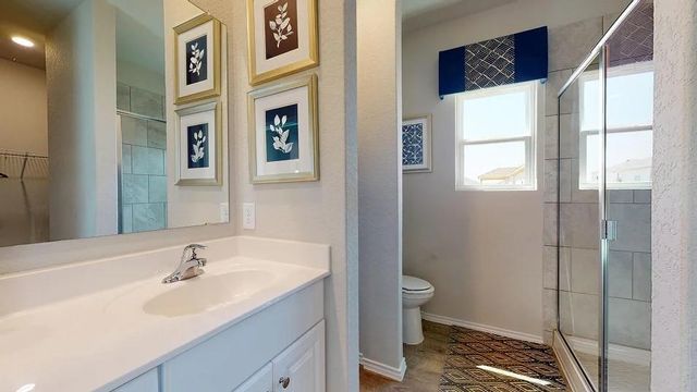 481 Valley View Drive, Tonganoxie, KS 66086