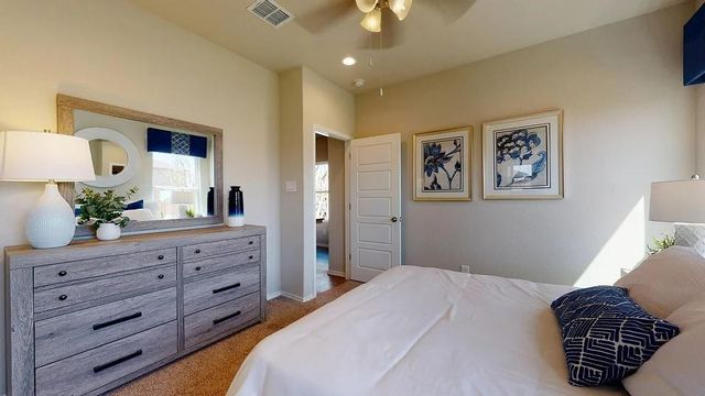 481 Valley View Drive, Tonganoxie, KS 66086