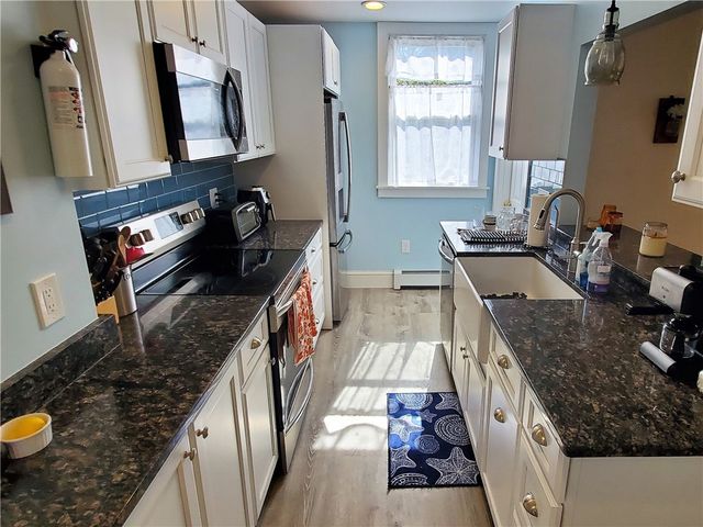 18 Palmer Street, Newport, RI 02840