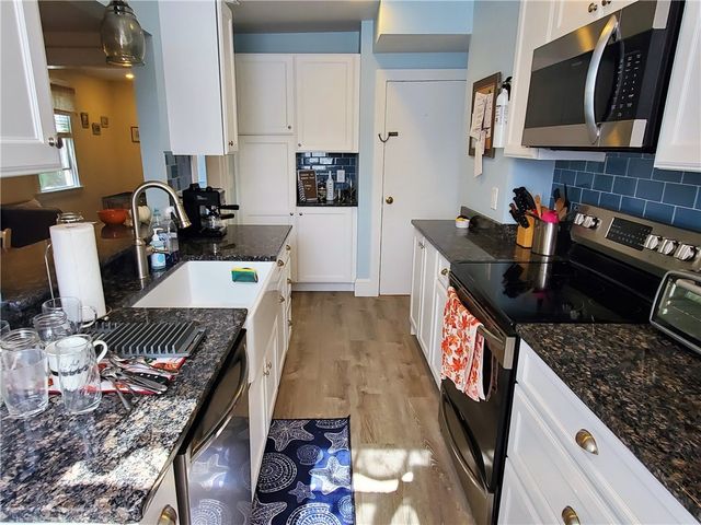 18 Palmer Street, Newport, RI 02840