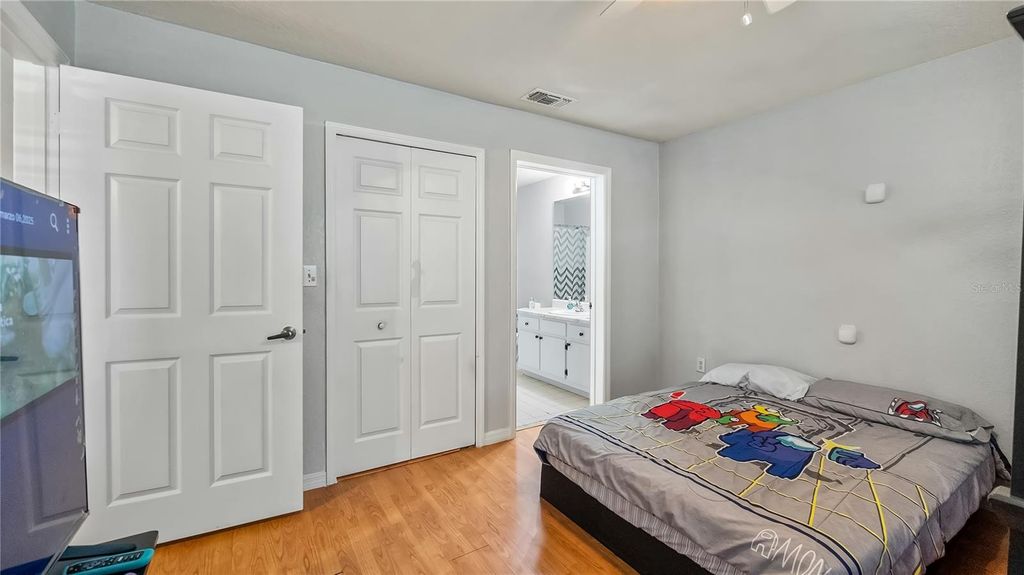 Image 13 of property listing at 5483 VINELAND ROAD 10103, Orlando, FL 32811