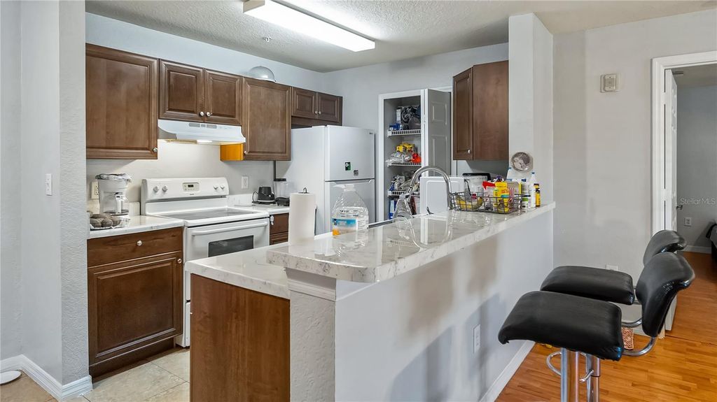 Image 6 of property listing at 5483 VINELAND ROAD 10103, Orlando, FL 32811