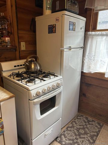 53540 Middle Ridge Dr, Idyllwild, CA 92549