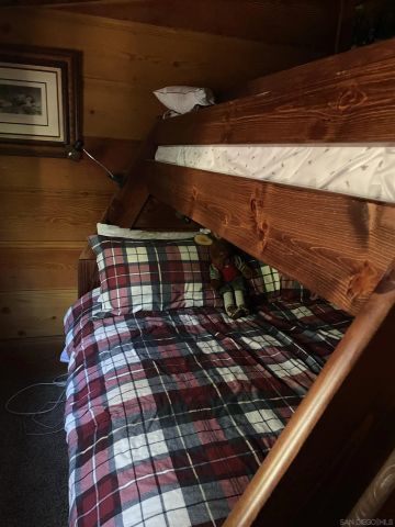 53540 Middle Ridge Dr, Idyllwild, CA 92549