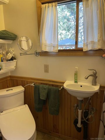 53540 Middle Ridge Dr, Idyllwild, CA 92549