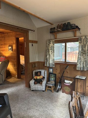 53540 Middle Ridge Dr, Idyllwild, CA 92549