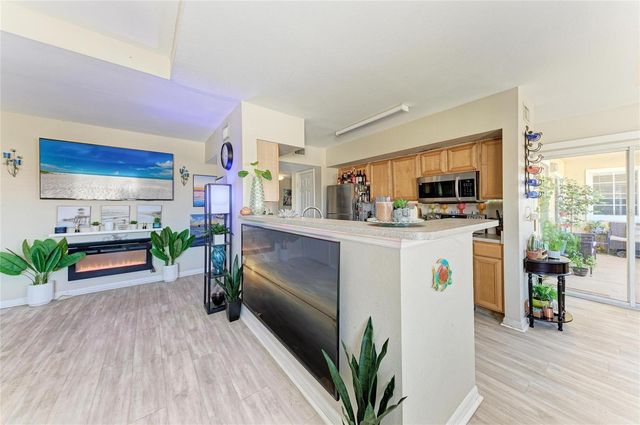 1130 VILLAGIO CIRCLE 201, Sarasota, FL 34237