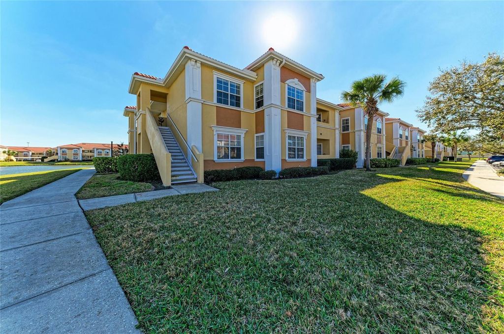 1130 VILLAGIO CIRCLE 201, Sarasota, FL 34237