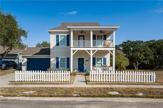 114 Boardwalk Ave, Rockport, TX 78382