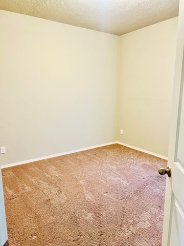 6843 Kayser Mill Road NW, Albuquerque, NM 87114