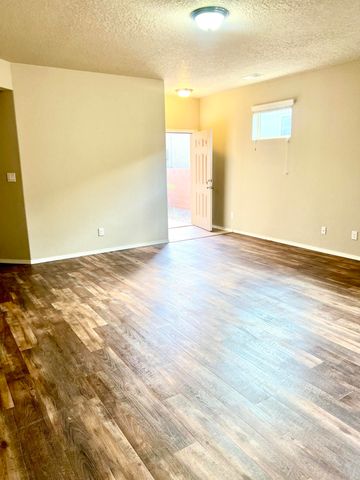 6843 Kayser Mill Road NW, Albuquerque, NM 87114