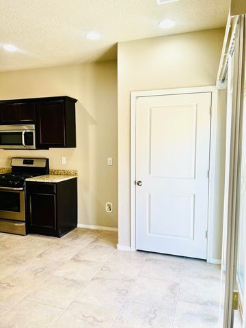 6843 Kayser Mill Road NW, Albuquerque, NM 87114