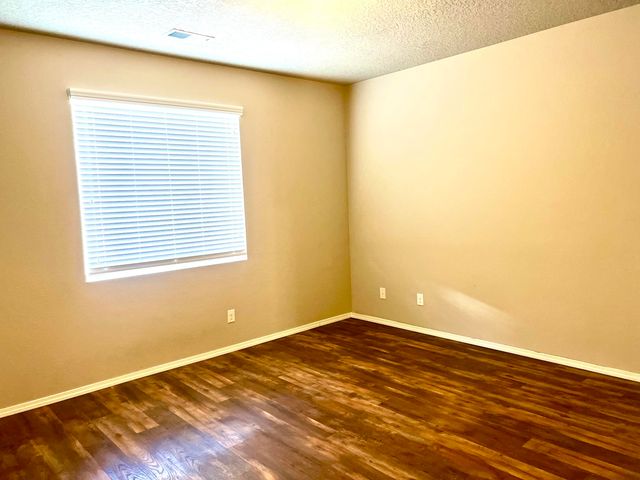 6843 Kayser Mill Road NW, Albuquerque, NM 87114