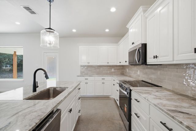 209 Waterford Drive, Weatherford, TX 76086