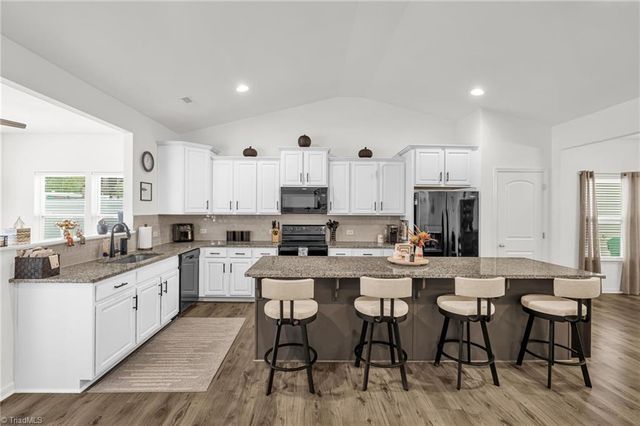 127 Centerpiece Drive, High Point, NC 27265