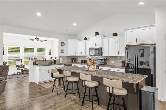 127 Centerpiece Drive, High Point, NC 27265