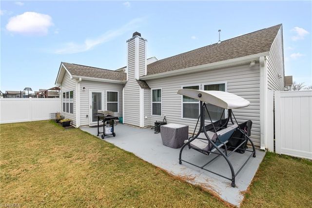 127 Centerpiece Drive, High Point, NC 27265