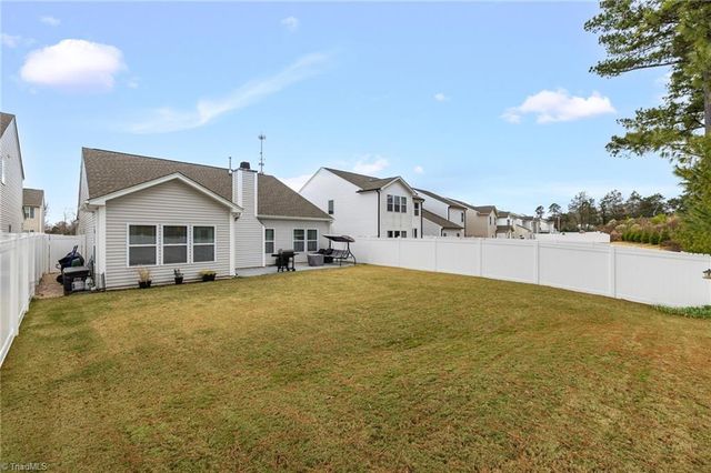 127 Centerpiece Drive, High Point, NC 27265