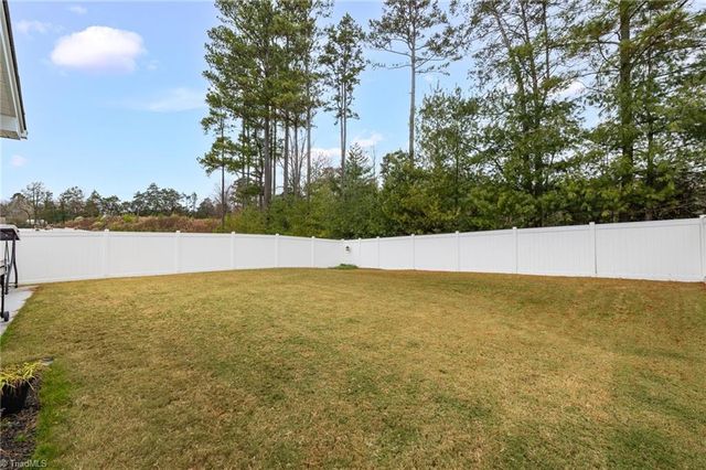 127 Centerpiece Drive, High Point, NC 27265