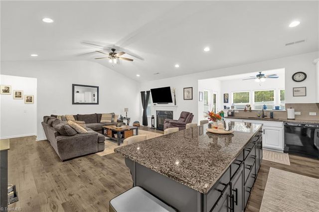 127 Centerpiece Drive, High Point, NC 27265