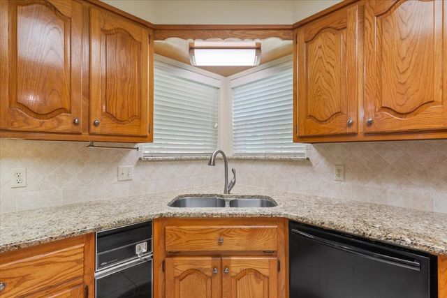 512 Dal Paso Drive, Robinson, TX 76706