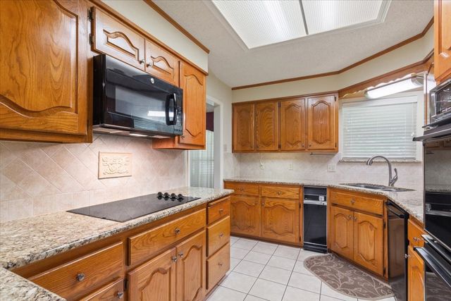 512 Dal Paso Drive, Robinson, TX 76706